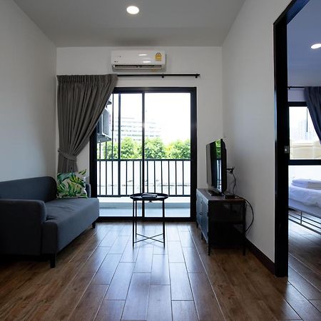 Room 36 Service Apartment Bangkok Exterior photo